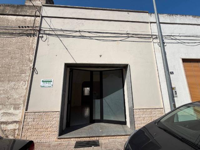 Locale Commerciale in vendita a Manduria, Taranto