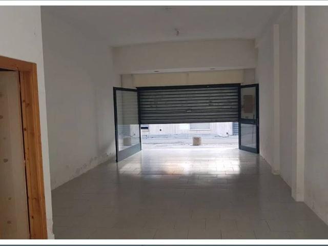 Locale Commerciale in vendita a Puglia, Taranto