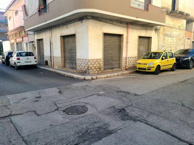 Locale Commerciale in vendita a Puglia, Taranto