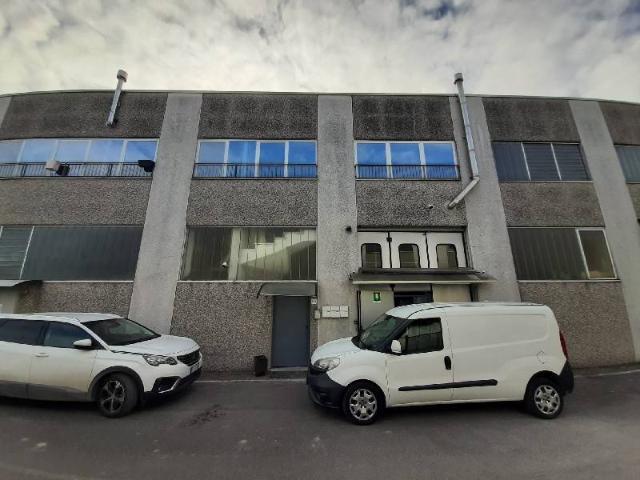 Locale Commerciale in vendita a Pieve Vecchia, Manerba Del Garda