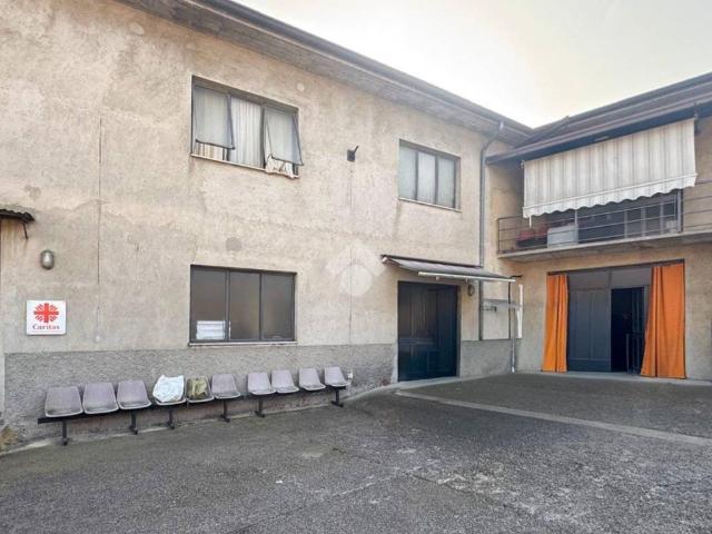 Locale Commerciale in vendita a Manerbio, Lombardia
