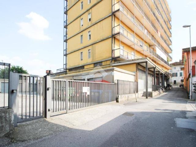 Locale Commerciale in vendita a Manerbio, Lombardia