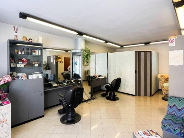 Locale Commerciale in vendita a Manerbio, Lombardia