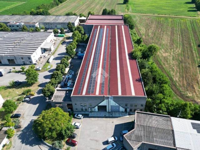 Locale Commerciale in vendita a Manerbio, Lombardia