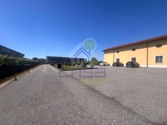 Locale Commerciale in vendita a Manerbio, Lombardia