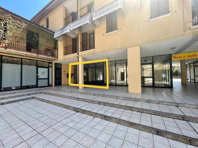 Locale Commerciale in vendita a Manerbio, Lombardia