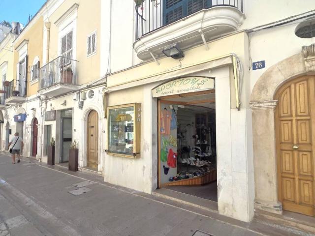Locale Commerciale in vendita a Puglia, Foggia