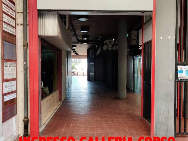 Locale Commerciale in vendita a Puglia, Foggia