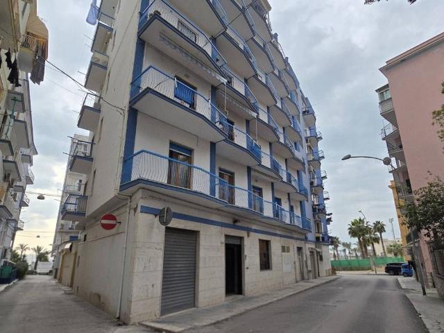 Locale Commerciale in vendita a Puglia, Foggia
