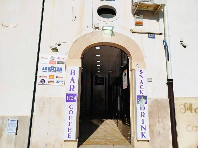 Locale Commerciale in vendita a Puglia, Foggia