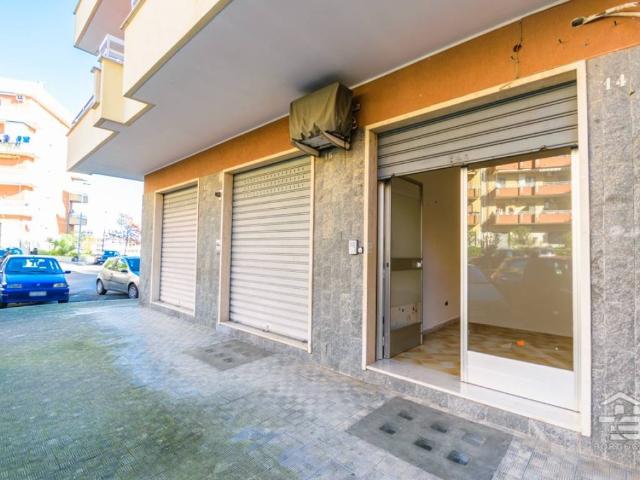 Locale Commerciale in vendita a Puglia, Foggia