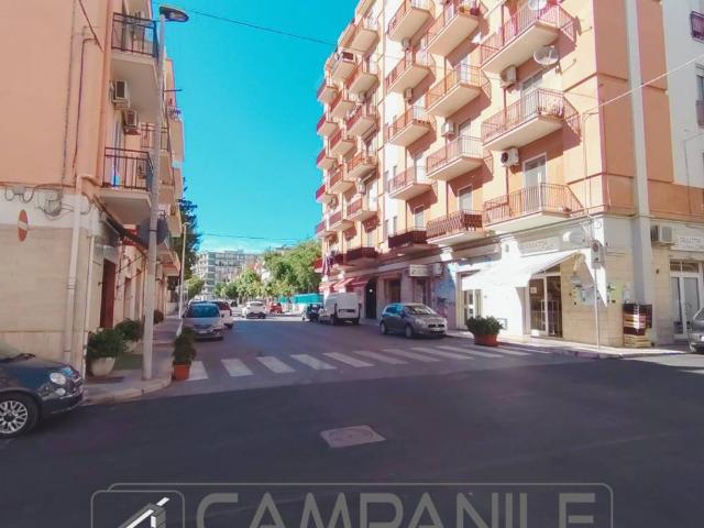 Locale Commerciale in vendita a Puglia, Foggia
