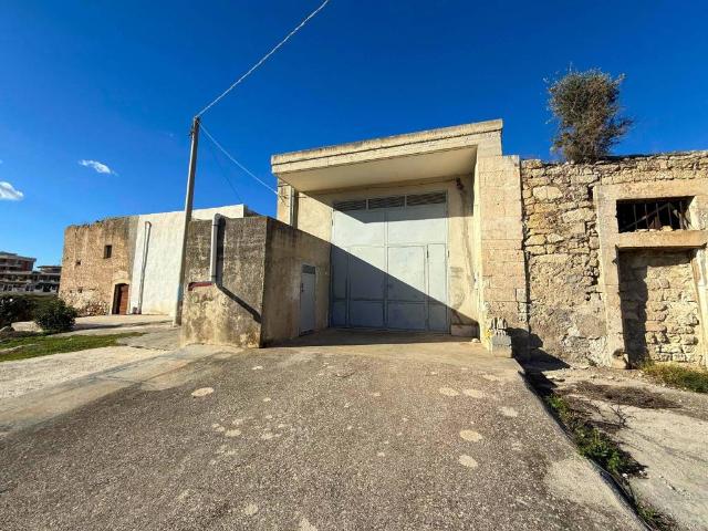 Locale Commerciale in vendita a Puglia, Foggia