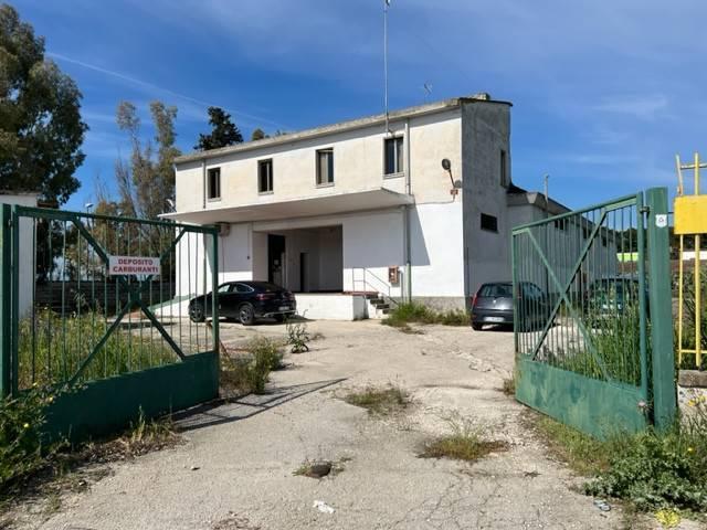 Locale Commerciale in vendita a Borgo Mezzanone, Puglia