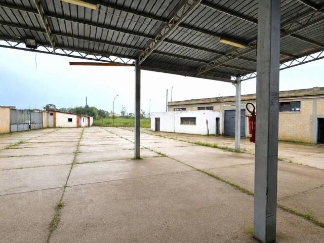 Locale Commerciale in vendita a Siponto, Puglia
