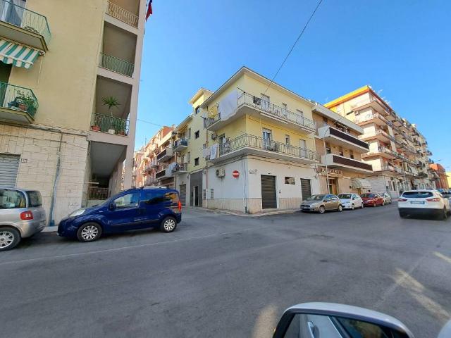 Locale Commerciale in vendita a Siponto, Puglia