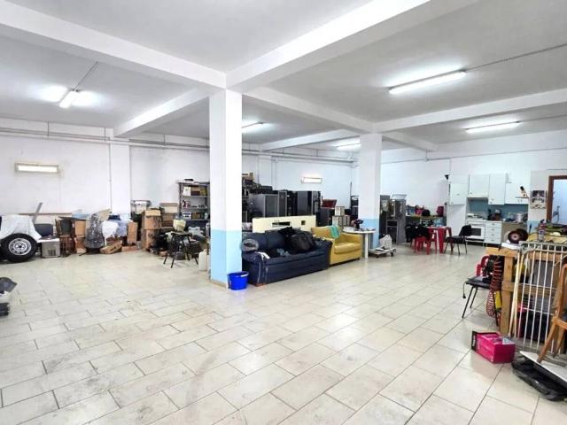 Locale Commerciale in vendita a Siponto, Puglia