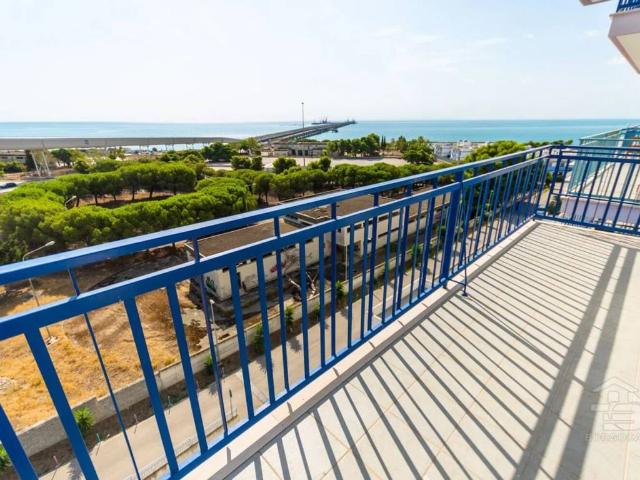 Locale Commerciale in vendita a Puglia, Foggia