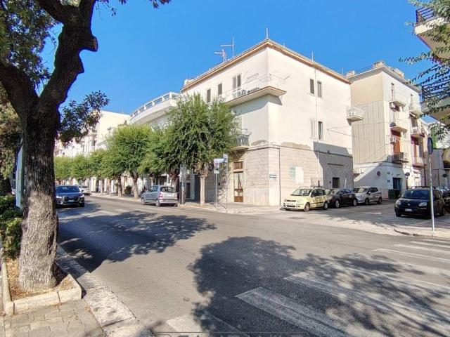 Locale Commerciale in vendita a Siponto, Puglia