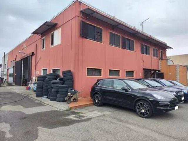 Locale Commerciale in vendita a Calabria, Cosenza