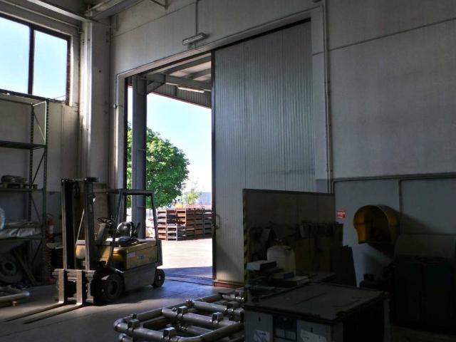 Locale Commerciale in vendita a Maniago, Friuli-Venezia Giulia