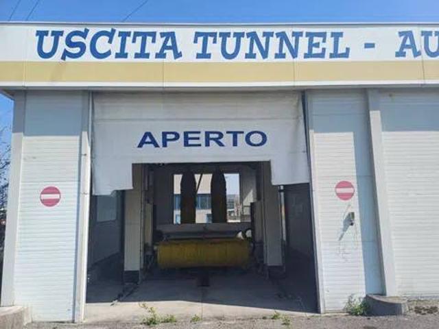 Locale Commerciale in vendita a Maniago, Friuli-Venezia Giulia