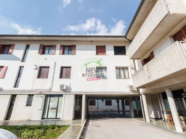 Locale Commerciale in vendita a Maniago, Friuli-Venezia Giulia