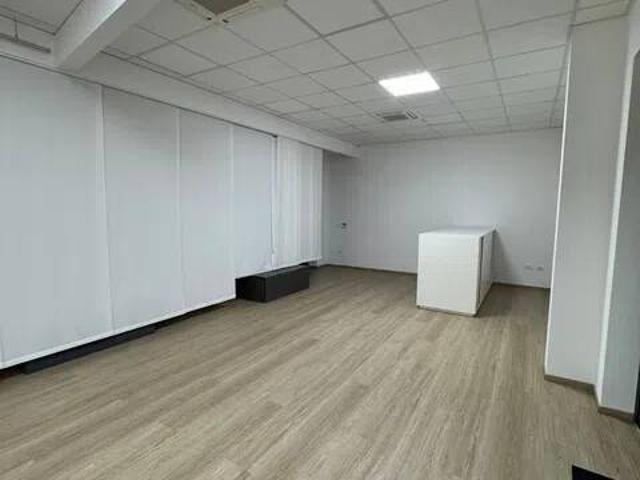 Locale Commerciale in vendita a Maniago, Friuli-Venezia Giulia