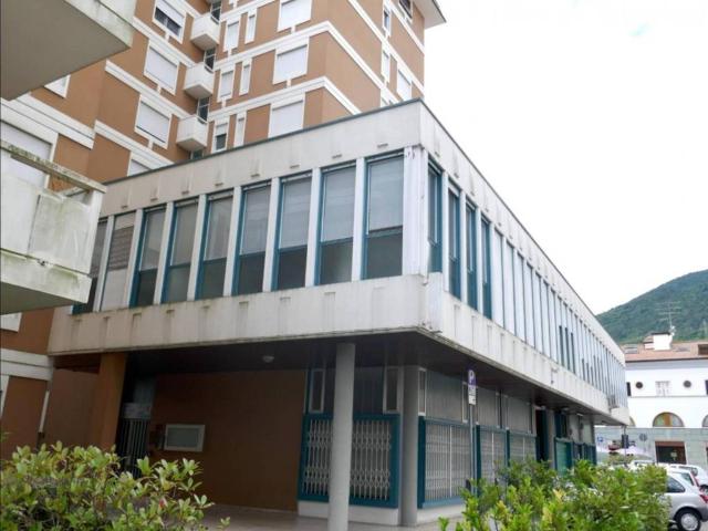 Locale Commerciale in vendita a Maniago, Friuli-Venezia Giulia