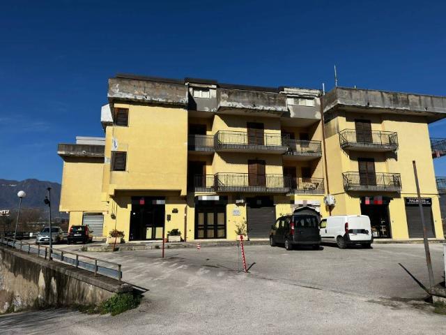 Locale Commerciale in vendita a Manocalzati, Campania
