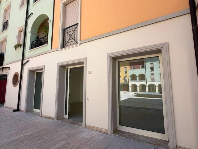 Locale Commerciale in vendita a Te Brunetti, San Giorgio Di Mantova