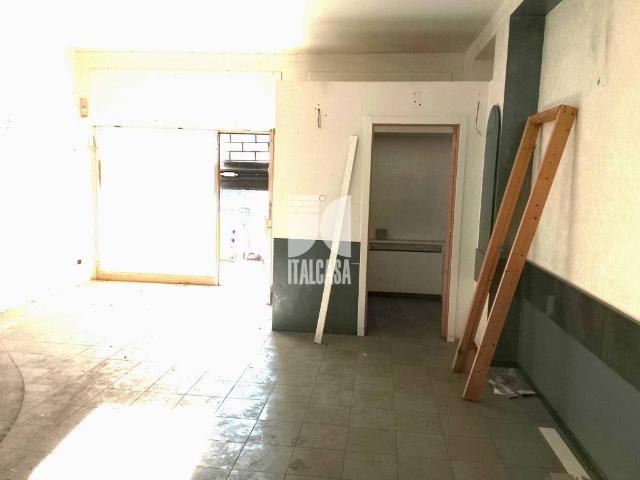 Locale Commerciale in vendita a Fiera-Catena, San Giorgio Di Mantova