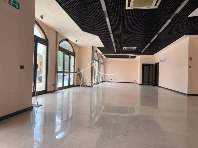 Locale Commerciale in vendita a Angeli, San Giorgio Di Mantova