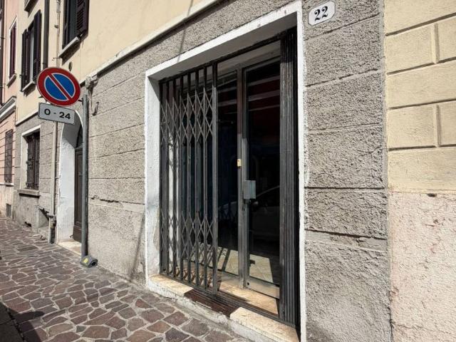 Locale Commerciale in vendita a Fiera-Catena, San Giorgio Di Mantova