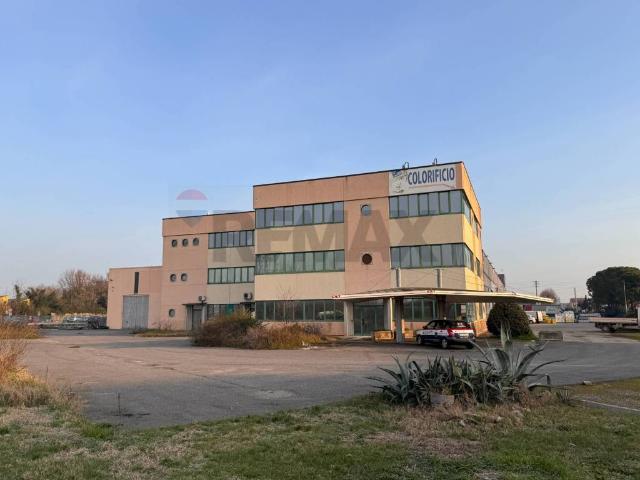 Locale Commerciale in vendita a San Giorgio Di Mantova, Lombardia