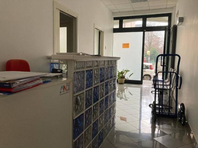 Locale Commerciale in vendita a Valletta Paiolo, San Giorgio Di Mantova