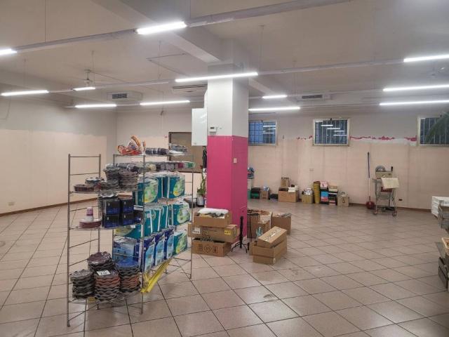 Locale Commerciale in vendita a Unione dei comuni del Distretto Ceramico, Maranello