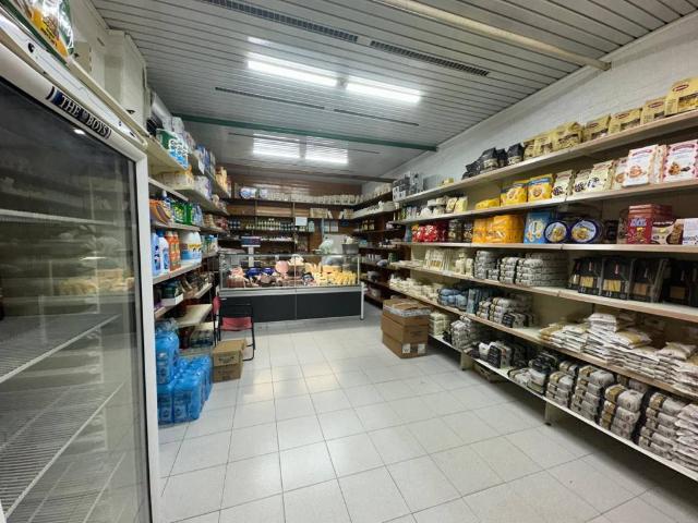 Locale Commerciale in vendita a Marano Di Napoli, Campania