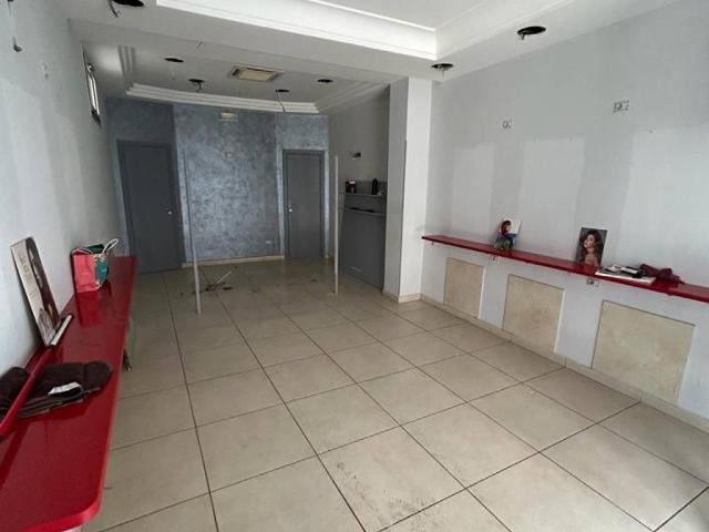 Locale Commerciale in vendita a Marano Di Napoli, Campania