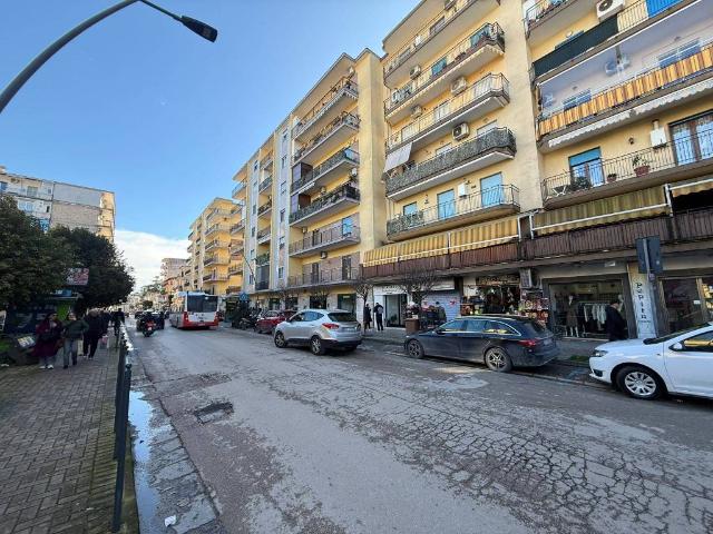 Locale Commerciale in vendita a Marano Di Napoli, Campania