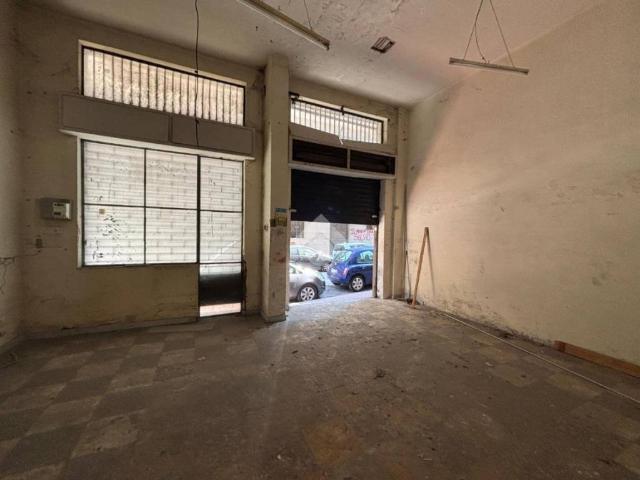 Locale Commerciale in vendita a Marano Di Napoli, Campania