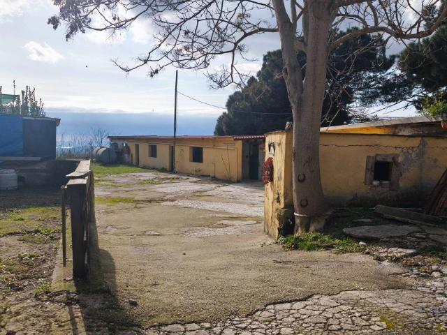 Locale Commerciale in vendita a Marano Di Napoli, Campania