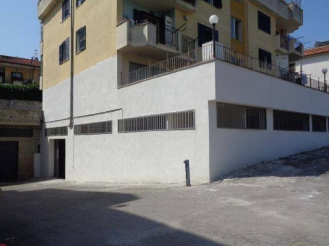 Locale Commerciale in vendita a Marano Di Napoli, Campania