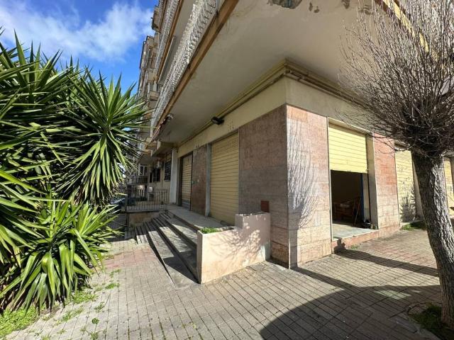 Locale Commerciale in vendita a Marano Di Napoli, Campania