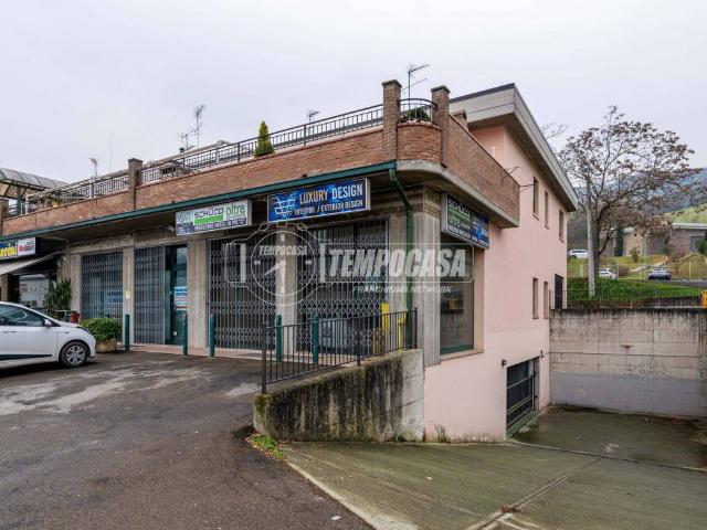 Locale Commerciale in vendita a Unione di comuni Terre di Castelli, Marano Sul Panaro