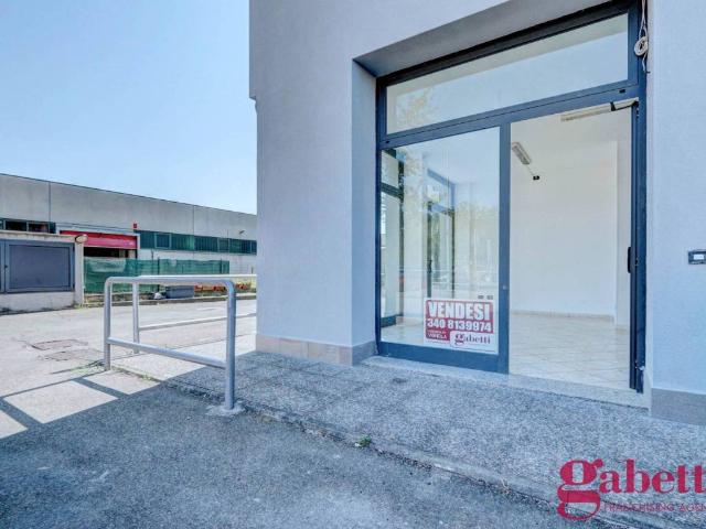 Locale Commerciale in vendita a Unione di comuni Terre di Castelli, Marano Sul Panaro