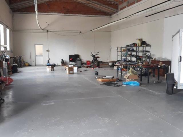 Locale Commerciale in vendita a Campitello, Marcaria
