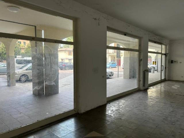 Locale Commerciale in vendita a Marcignago, Pavia