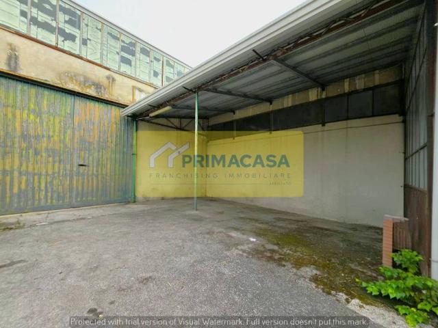 Locale Commerciale in vendita a Marcon, Veneto