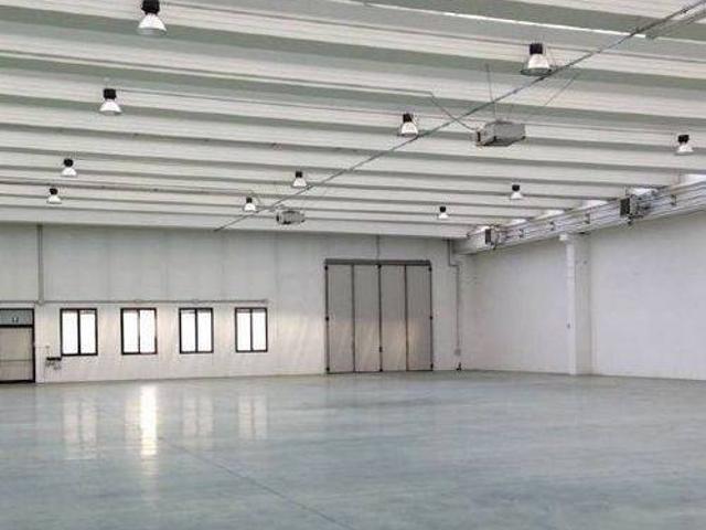 Locale Commerciale in vendita a Marcon, Veneto